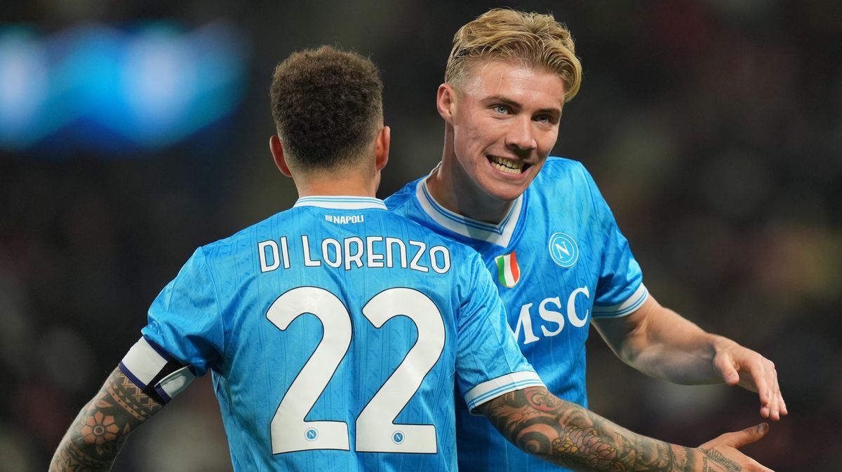 Prvním finalistou italského Superpoháru jsou fotbalisté Neapole